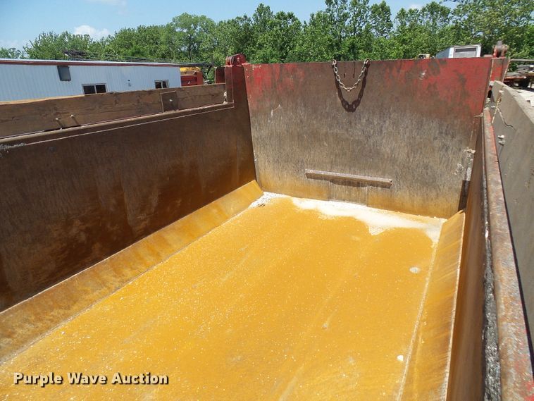 image for item DI0501 2002 Sterling L Series dump truck