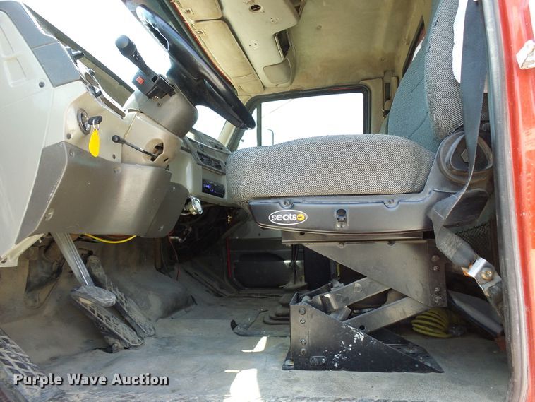 image for item DI0501 2002 Sterling L Series dump truck