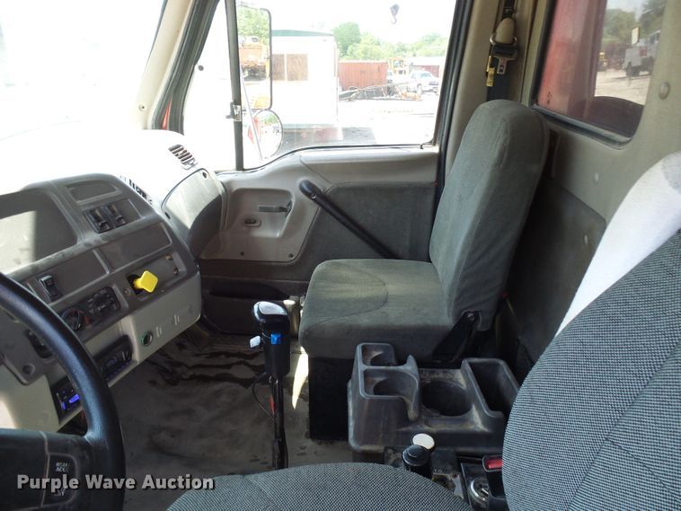 image for item DI0501 2002 Sterling L Series dump truck