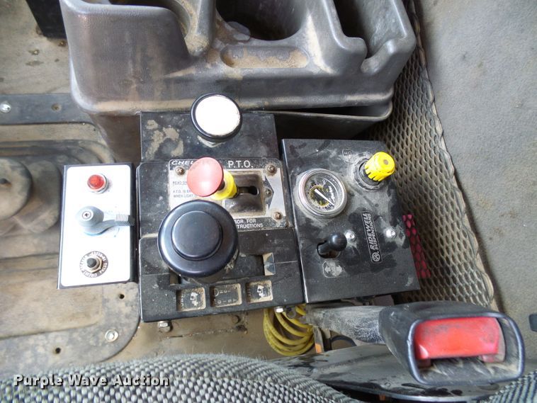 image for item DI0501 2002 Sterling L Series dump truck