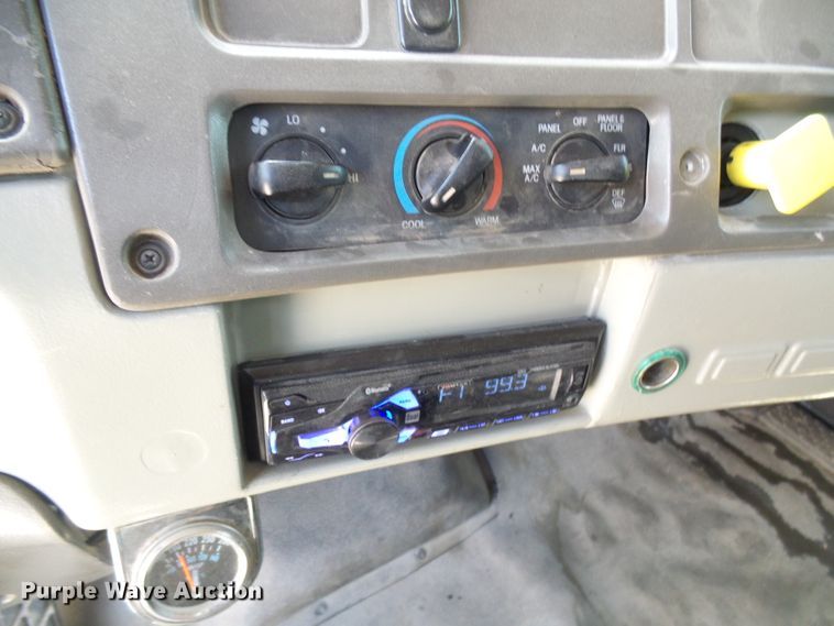 image for item DI0501 2002 Sterling L Series dump truck