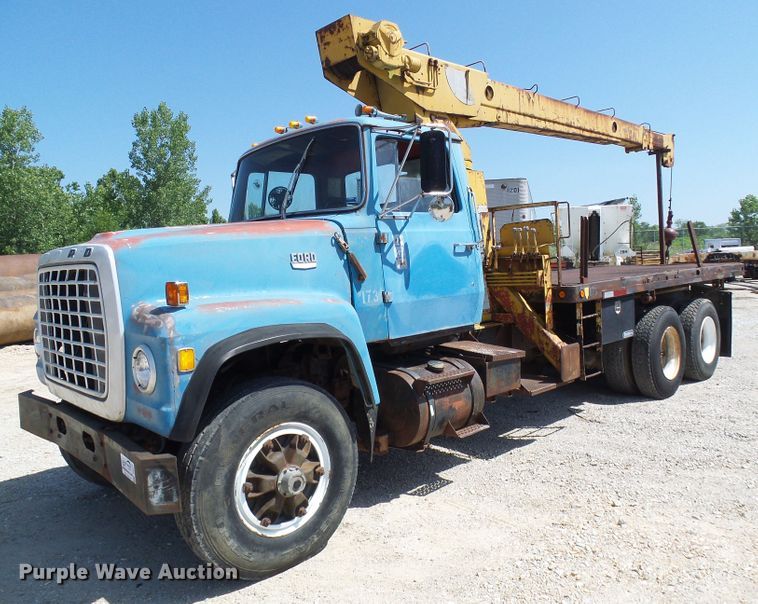 image for item DI0503 1975 Ford crane truck