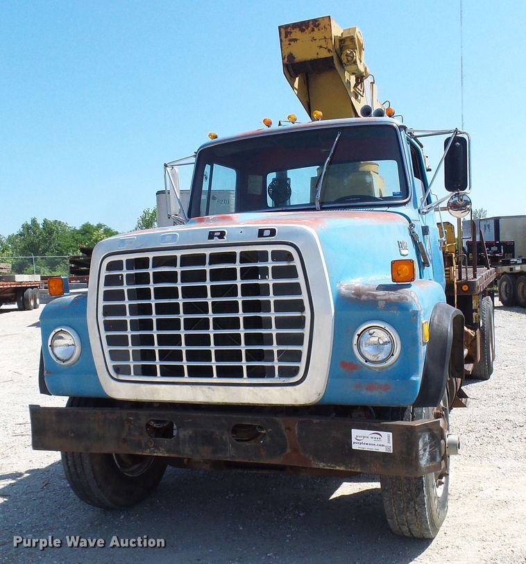 image for item DI0503 1975 Ford crane truck
