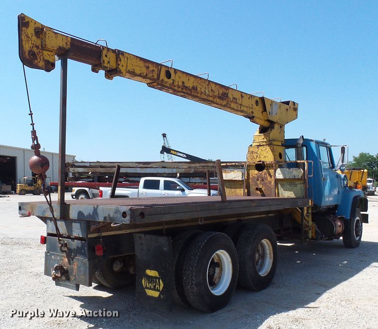 image for item DI0503 1975 Ford crane truck