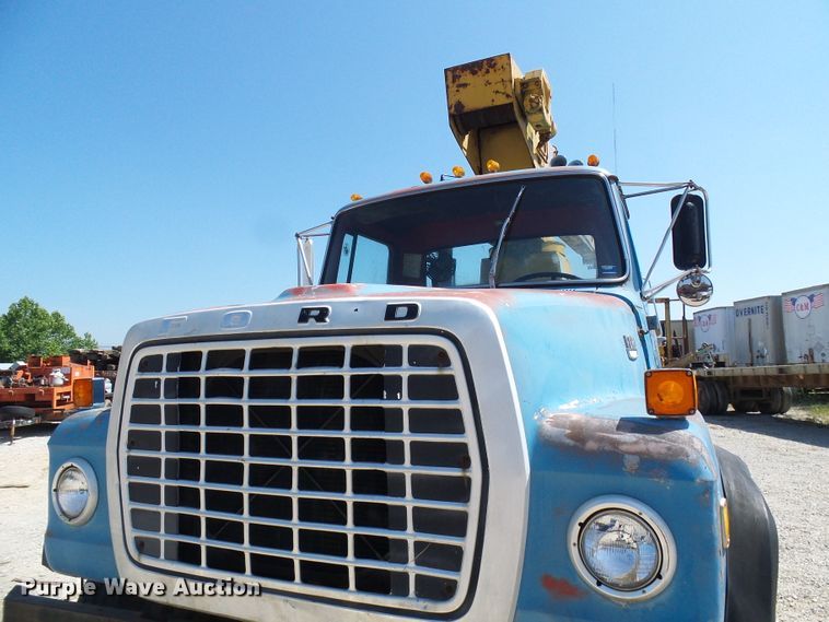 image for item DI0503 1975 Ford crane truck