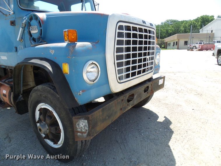 image for item DI0503 1975 Ford crane truck