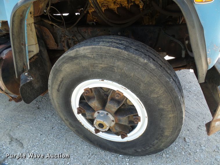 image for item DI0503 1975 Ford crane truck