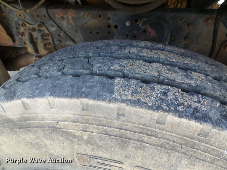 image for item DI0503 1975 Ford crane truck