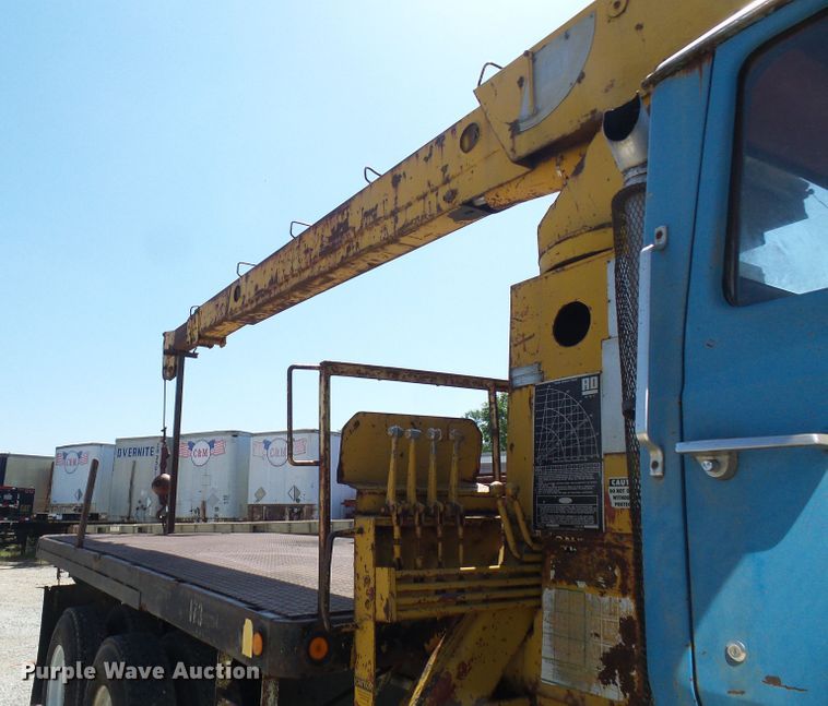 image for item DI0503 1975 Ford crane truck