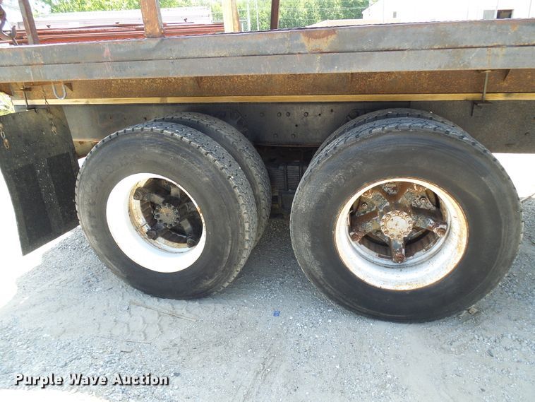 image for item DI0503 1975 Ford crane truck