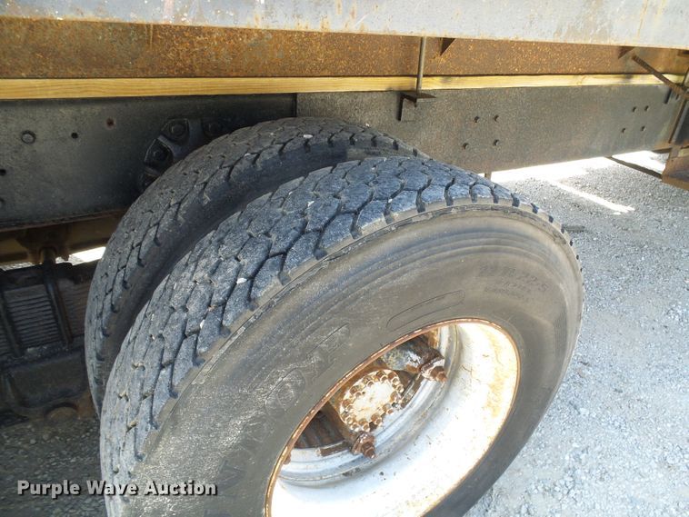 image for item DI0503 1975 Ford crane truck