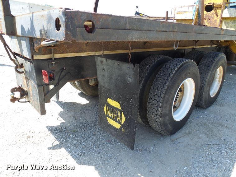 image for item DI0503 1975 Ford crane truck