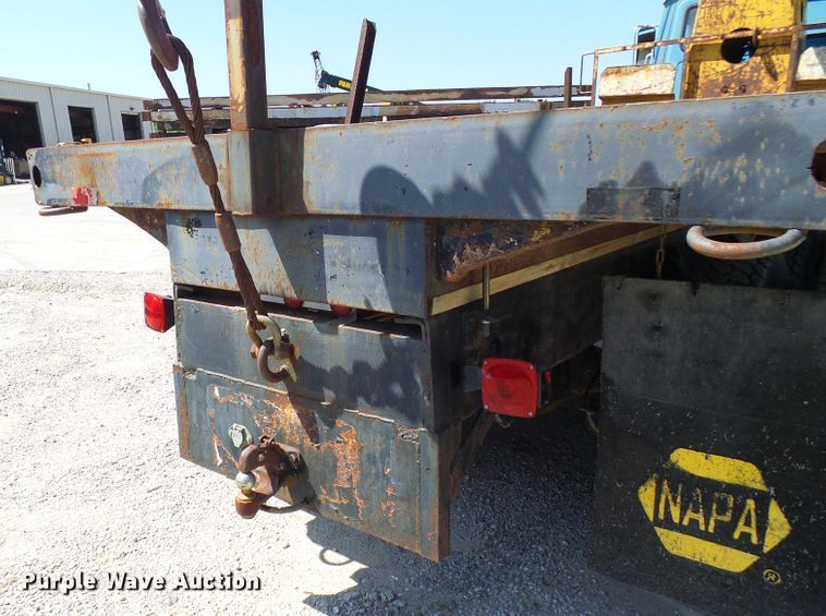 image for item DI0503 1975 Ford crane truck