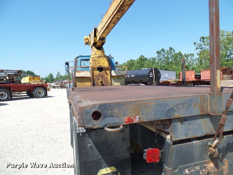 image for item DI0503 1975 Ford crane truck