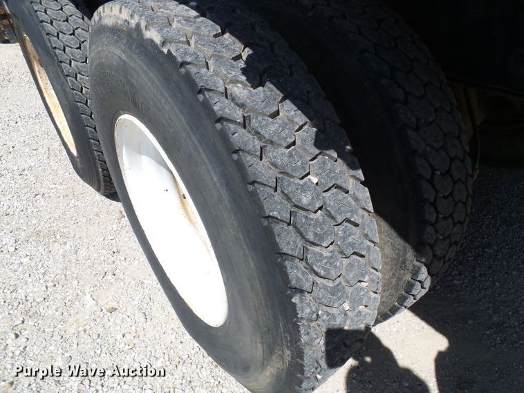 image for item DI0503 1975 Ford crane truck