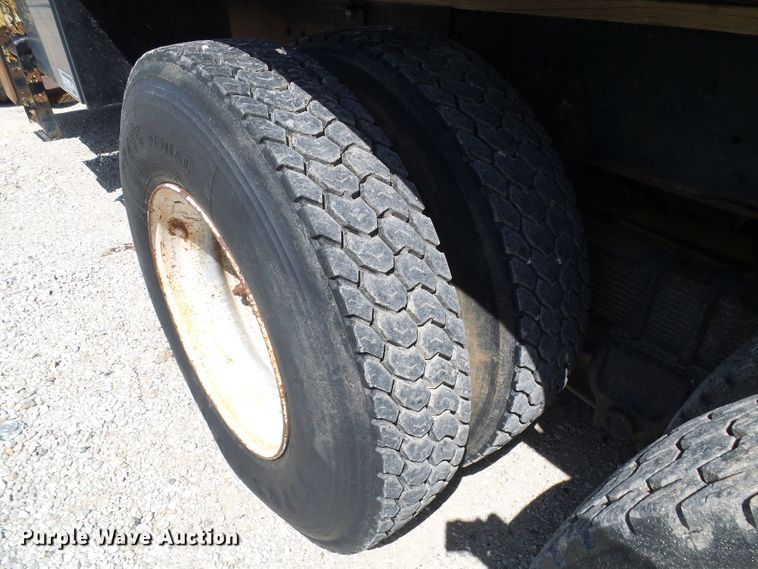 image for item DI0503 1975 Ford crane truck