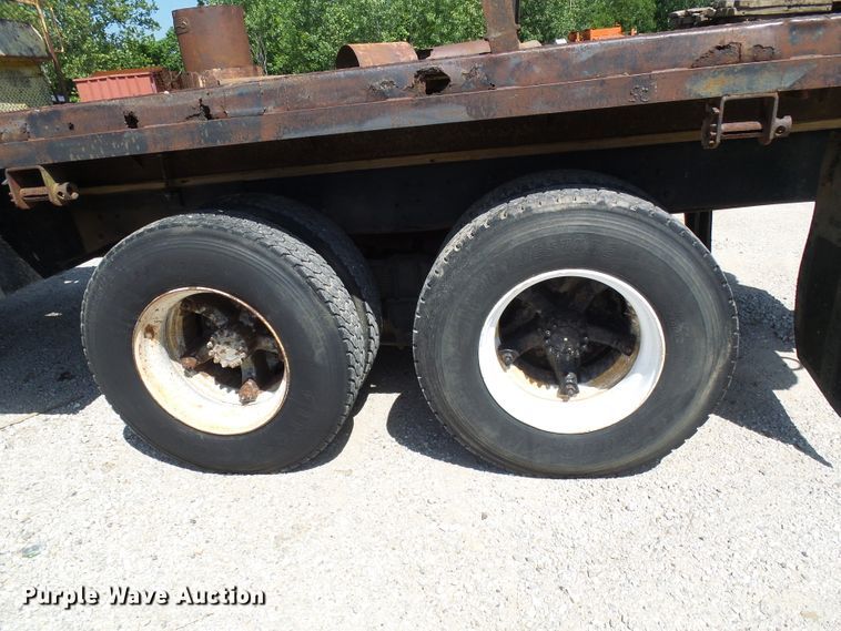 image for item DI0503 1975 Ford crane truck