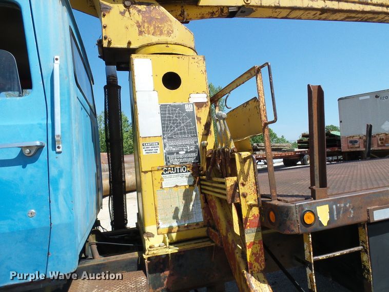image for item DI0503 1975 Ford crane truck