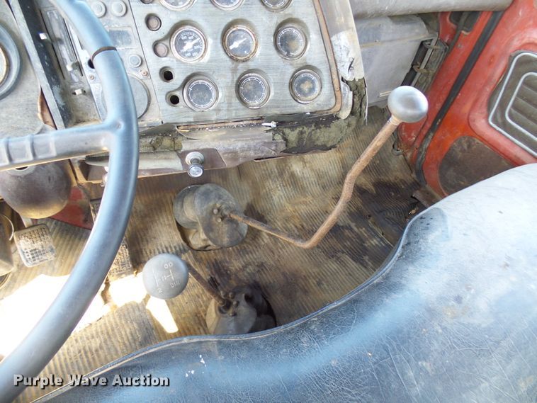 image for item DI0503 1975 Ford crane truck