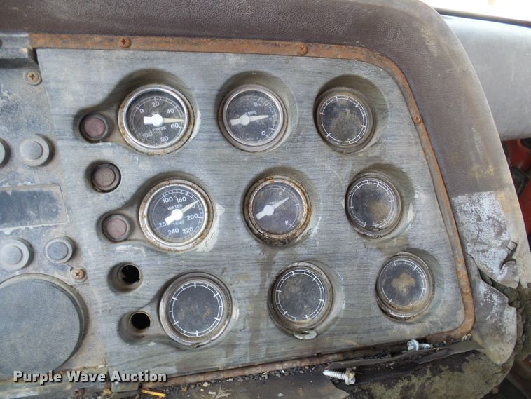 image for item DI0503 1975 Ford crane truck