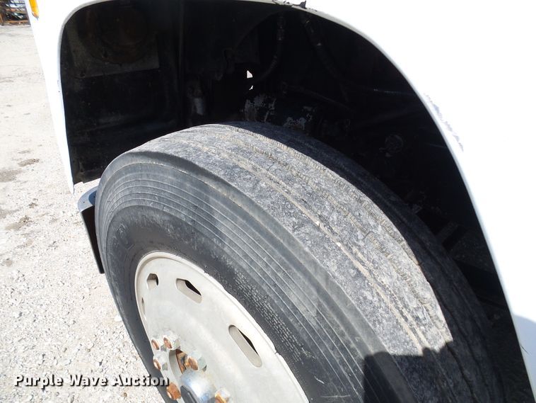 image for item DI0506 1980 International 210 tank truck