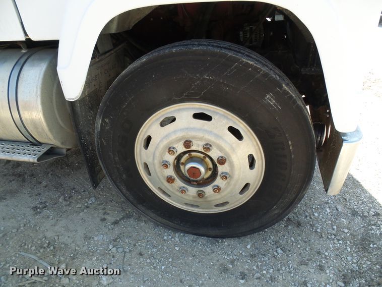 image for item DI0506 1980 International 210 tank truck