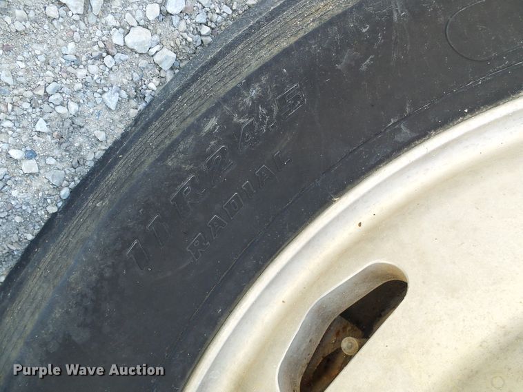 image for item DI0506 1980 International 210 tank truck