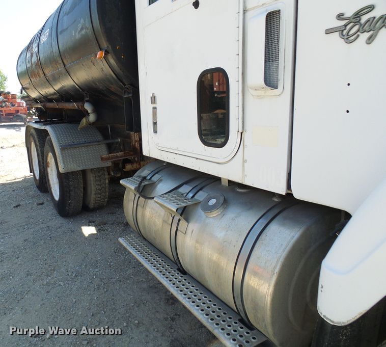 image for item DI0506 1980 International 210 tank truck