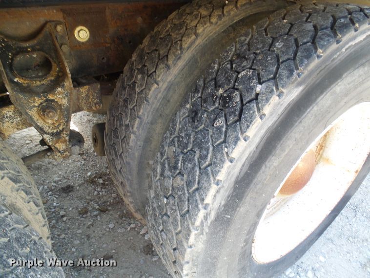 image for item DI0506 1980 International 210 tank truck