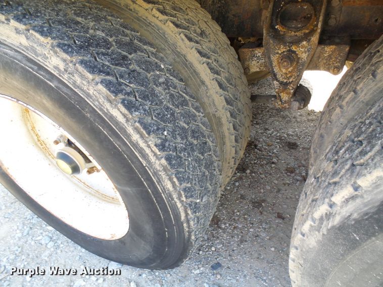 image for item DI0506 1980 International 210 tank truck