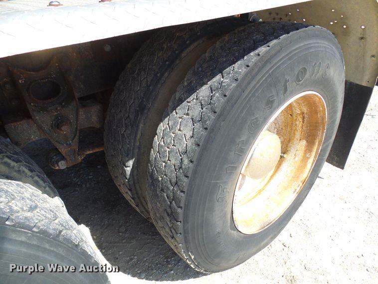 image for item DI0506 1980 International 210 tank truck