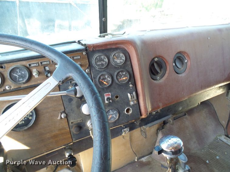 image for item DI0506 1980 International 210 tank truck