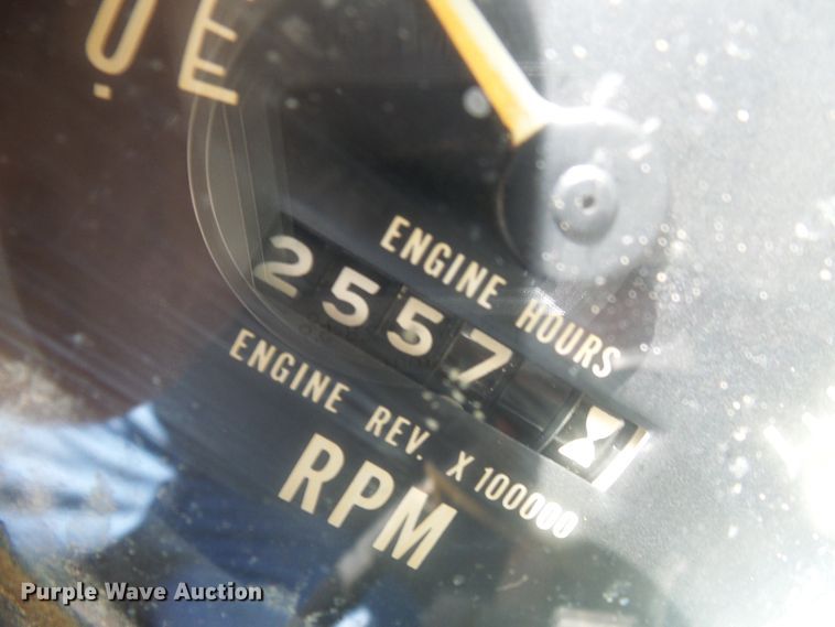 image for item DI0506 1980 International 210 tank truck