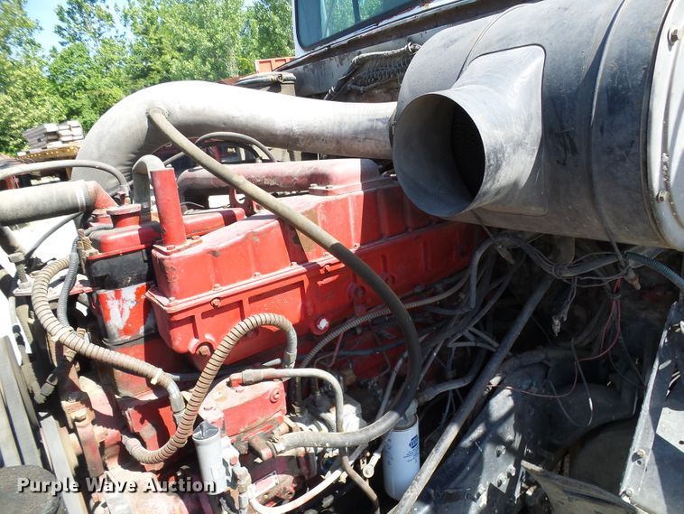 image for item DI0506 1980 International 210 tank truck