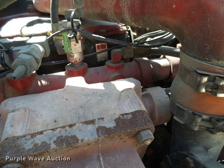 image for item DI0506 1980 International 210 tank truck