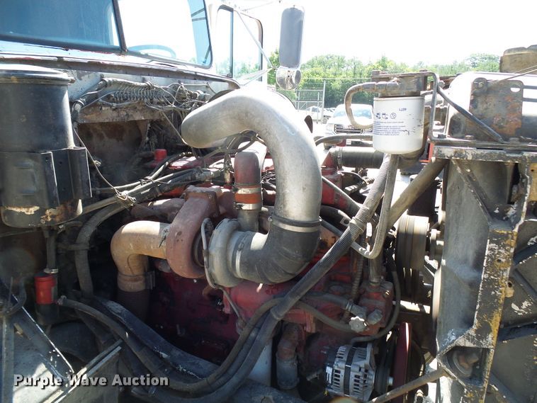 image for item DI0506 1980 International 210 tank truck