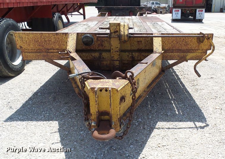 image for item DI0507 1994 Maxwell equipment trailer