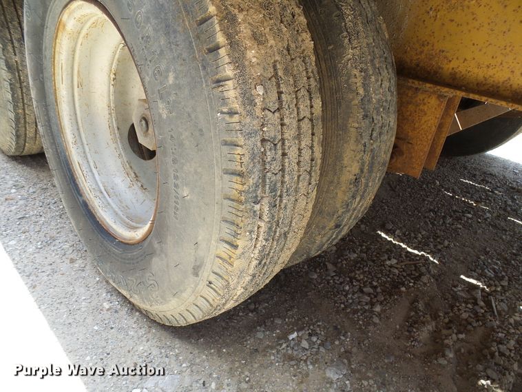 image for item DI0507 1994 Maxwell equipment trailer