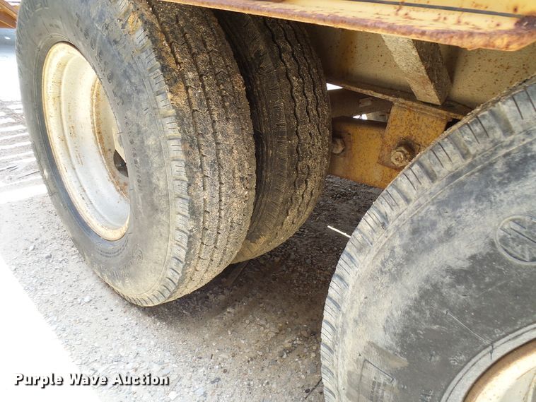 image for item DI0507 1994 Maxwell equipment trailer