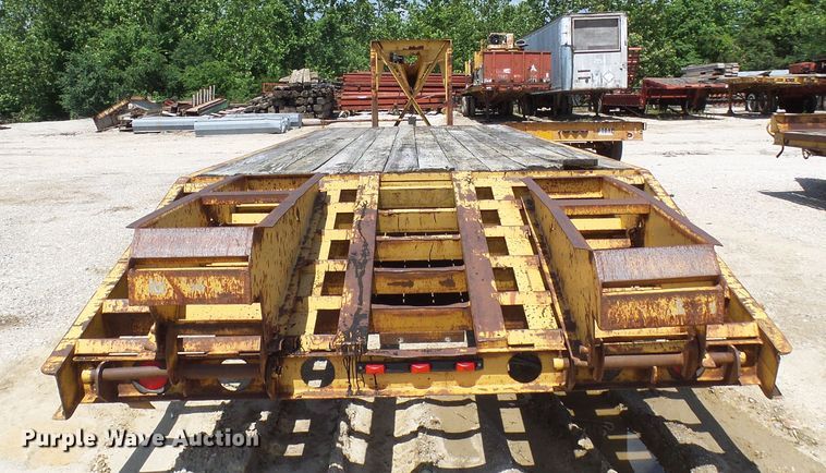 image for item DI0509 1996 Belshe DT235 equipment trailer