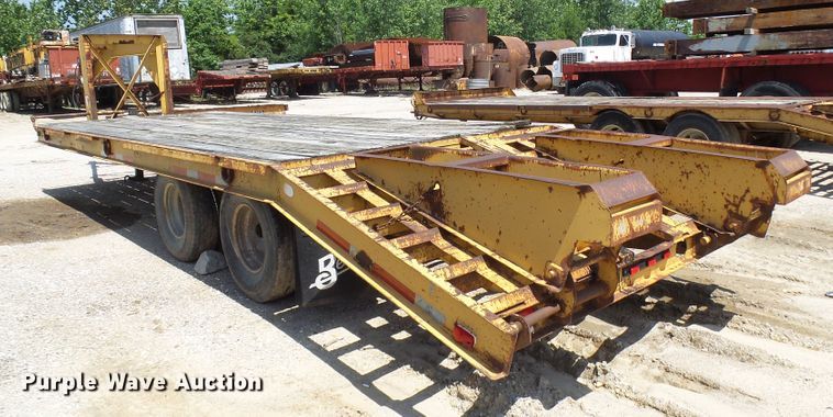image for item DI0509 1996 Belshe DT235 equipment trailer