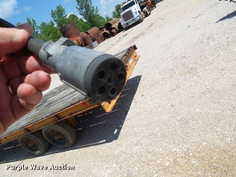 image for item DI0509 1996 Belshe DT235 equipment trailer