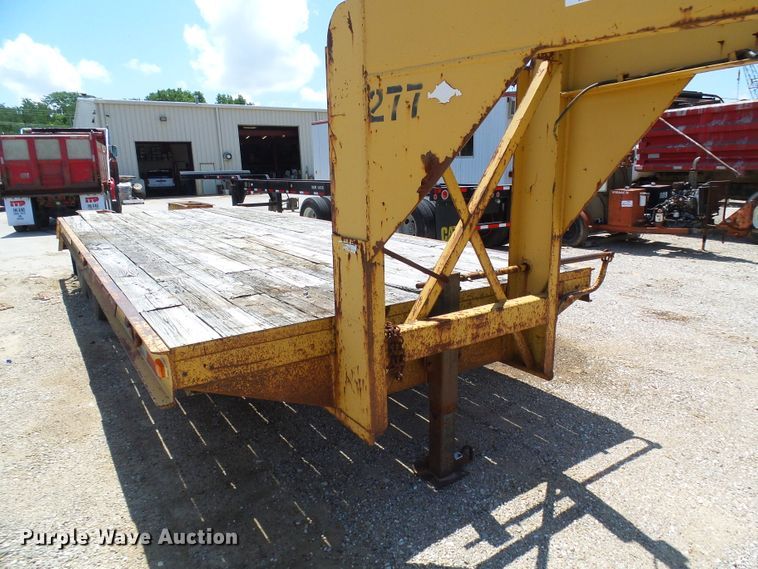 image for item DI0509 1996 Belshe DT235 equipment trailer