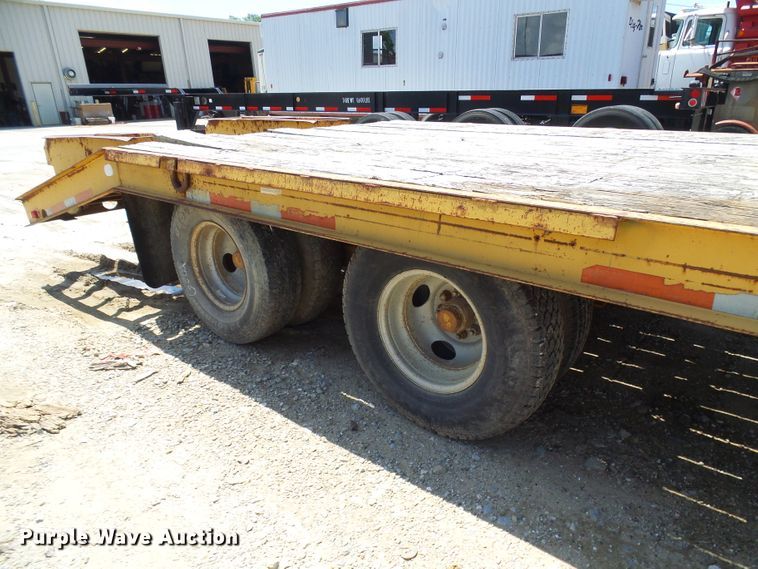 image for item DI0509 1996 Belshe DT235 equipment trailer