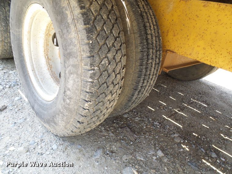 image for item DI0509 1996 Belshe DT235 equipment trailer