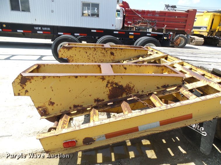 image for item DI0509 1996 Belshe DT235 equipment trailer