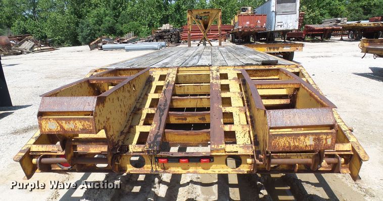 image for item DI0509 1996 Belshe DT235 equipment trailer