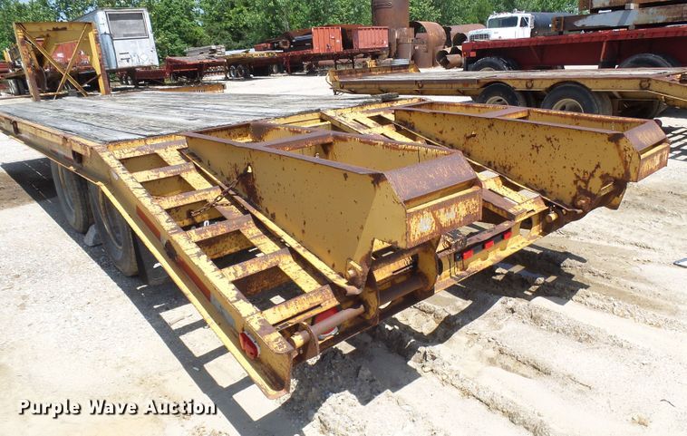 image for item DI0509 1996 Belshe DT235 equipment trailer