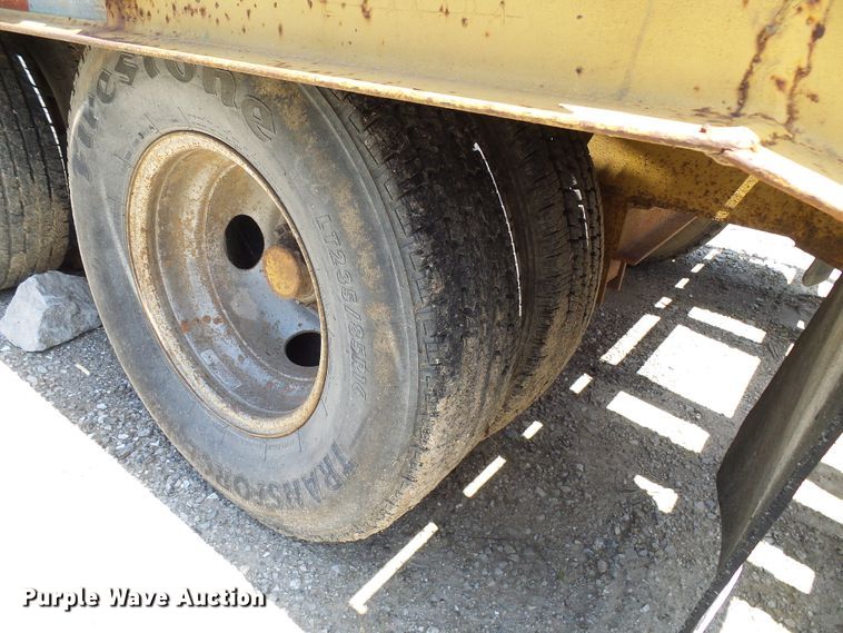 image for item DI0509 1996 Belshe DT235 equipment trailer