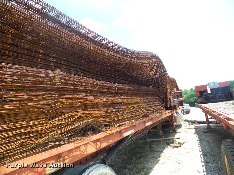 image for item DI0511 Approximately 400 welded wire panels